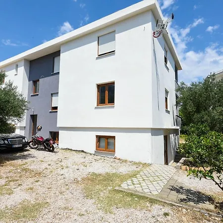 Apartment Lidija