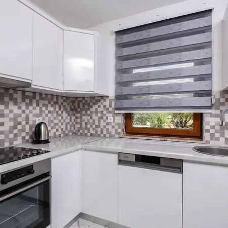 Apartment Lidija