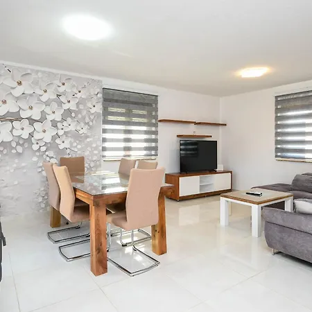 Appartement Lidija *